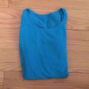 Lululemon Turquoise workout T-shirt. size 6